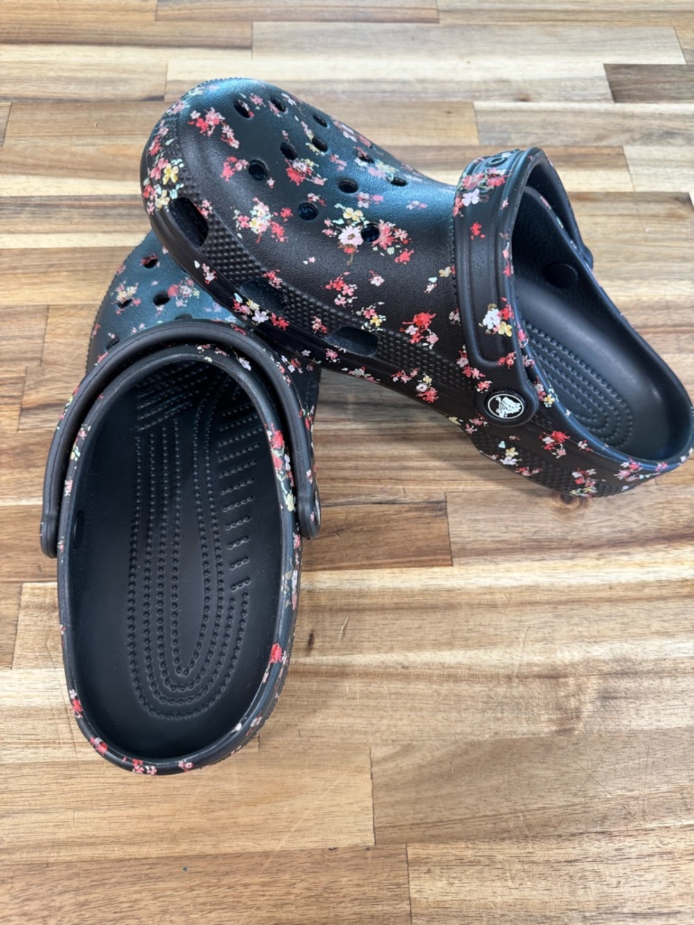 Women’s Crocs Classic Clog Disty Floral Black - Picture 3 of 4